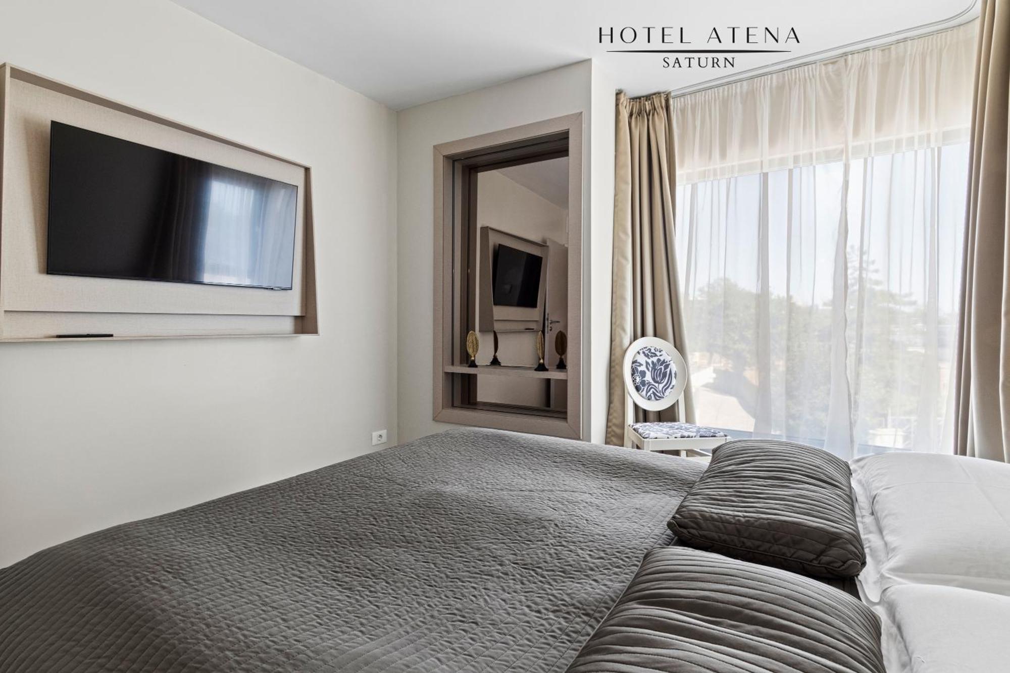 Atena*** Hotel Saturn